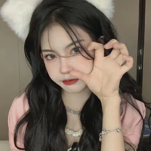 不装了,我才是三个大佬哥哥的心尖宠